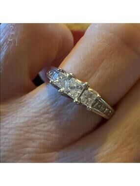 14K White Gold 1CTW Natural Diamond Ring – Three-Stone Design (Maker Mark: HK)